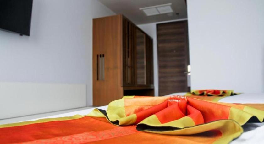 Patong Elegancy Sansabai Hotel מראה חיצוני תמונה